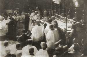 Su Santidad Benedicto XV, en el momento de su Coronación.